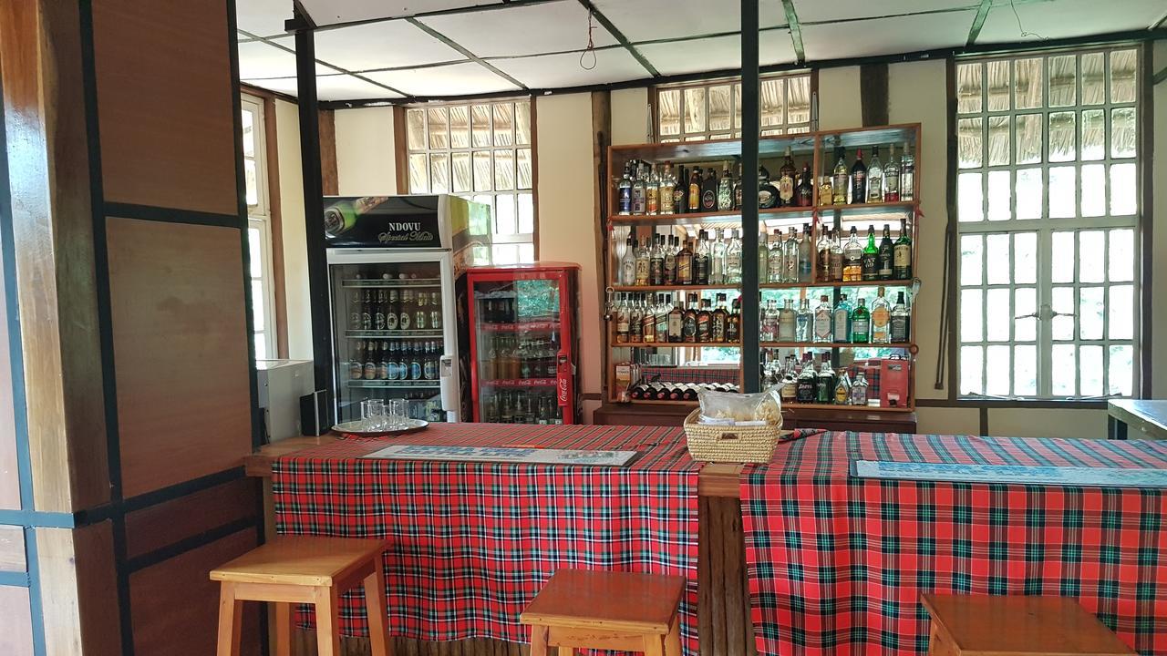 Eileen'S Trees Inn Karatu Bagian luar foto